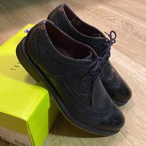Ted Baker Navy Blue Wing Tip Leather Dress Shoes
